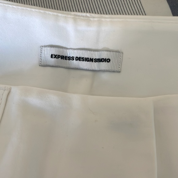 Brand new white shorts Size 6 - Picture 3 of 4